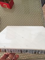Panneaux composites en pierre de conception moderne haut de gamme, ignifuges, avec support en nid d'abeille en aluminium, prix usine, échantillon gratuit pour murs-rideaux