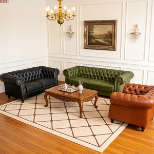 Divano a 3 Posti in Stile Retrò Europeo Mid-Century Moderno in Pelle PU e Legno Massello per Casa, Villa, Appartamento, Soggiorno, Bar, Club, Hotel - Product Image 3