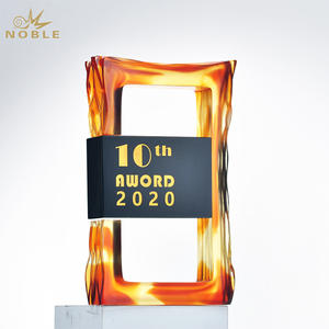 Trofeo <span class=keywords><strong>de</strong></span> cristal esmaltado personalizado con diseño creativo Nuevo modelo Placa <span class=keywords><strong>de</strong></span> adjudicación <span class=keywords><strong>de</strong></span> estilo <span class=keywords><strong>de</strong></span> gama alta <span class=keywords><strong>para</strong></span> REUNIÓN ANUAL - Product Image 2