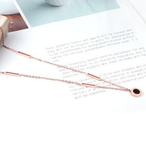 Collar de Cadena de Oro Hecho a Mano en Corea con Piedra Negra para Mujer, Joyería de Acero Inoxidable - Product Image 3