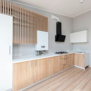 Mesa de Trabajo de Madera MFC con Diseño Personalizado, Gabinete de Cocina Integrado, Encimera de Piedra de Mármol, Almacenamiento para Estufa, Fregadero - Product Image 1