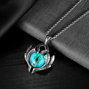 Collier en acier au titane à la mode rétro Hip-Hop Devil's Eye pour hommes Chaînes élégantes en forme de numéro avec diamant pour anniversaire - Product Image 5