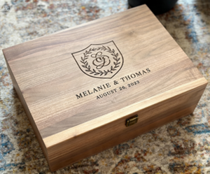 Caja <span class=keywords><strong>de</strong></span> Recuerdos <span class=keywords><strong>de</strong></span> Boda Personalizada - Caja <span class=keywords><strong>de</strong></span> <span class=keywords><strong>Madera</strong></span> Grabada a Medida <span class=keywords><strong>para</strong></span> Parejas - <span class=keywords><strong>Regalos</strong></span> <span class=keywords><strong>de</strong></span> <span class=keywords><strong>Aniversario</strong></span>, <span class=keywords><strong>Regalos</strong></span> <span class=keywords><strong>para</strong></span> Despedida <span class=keywords><strong>de</strong></span> Soltera - Product Image 4