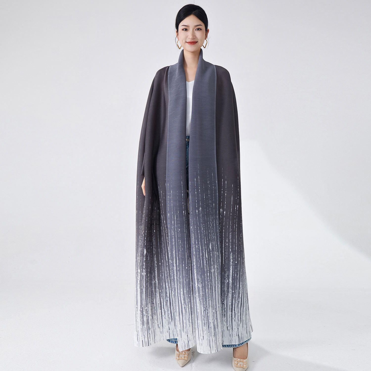 สีเทาเข้ม