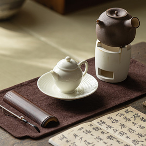 Plateau de service élégant en céramique blanche glacée motif pétale de lotus pour thé et collations, idéal pour le thé sec et la préparation domestique - Product Image 4