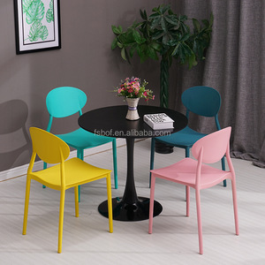 Mesa redonda y sillas de café de ocio blanco Mesas y sillas de plástico para cafeterías para lugares comerciales - Product Image 4