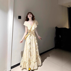 Robe longue à imprimé floral jaune, col en V, taille empire à volants, style estival, robe de soirée élégante et ajustée pour femmes - Product Image 1