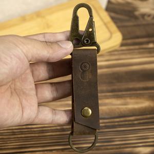 Llavero Personalizado de Cuero Genuino de Grano Completo, Estilo Vintage, <span class=keywords><strong>con</strong></span> Logotipo Grabado, Llavero de Cuero Genuino Premium y Duradero <span class=keywords><strong>con</strong></span> Gancho para Hombre - Product Image 3