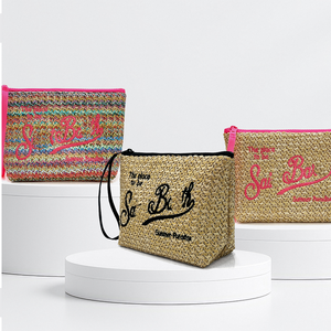 Borsa Cosmetica in Neoprene a Righe RTS, Grande Pochette da Viaggio Estiva da Donna con Cinturino da Polso, Borsa per il Trucco Stampata di Design - Product Image 6