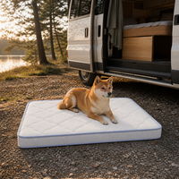 Matelas pour chien Van Life avec dessus matelassé pour camping-cars, parcs de stationnement et repos extérieur des animaux de compagnie