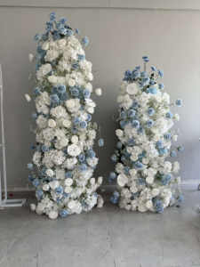 برج كيك من الزهور الاصطناعية، زهور على شكل قرون، حامل زهور لتزيين طاولات حفلات الزفاف، قوس زهور للمسرح وديكور حفلات الزفاف - Product Image 2