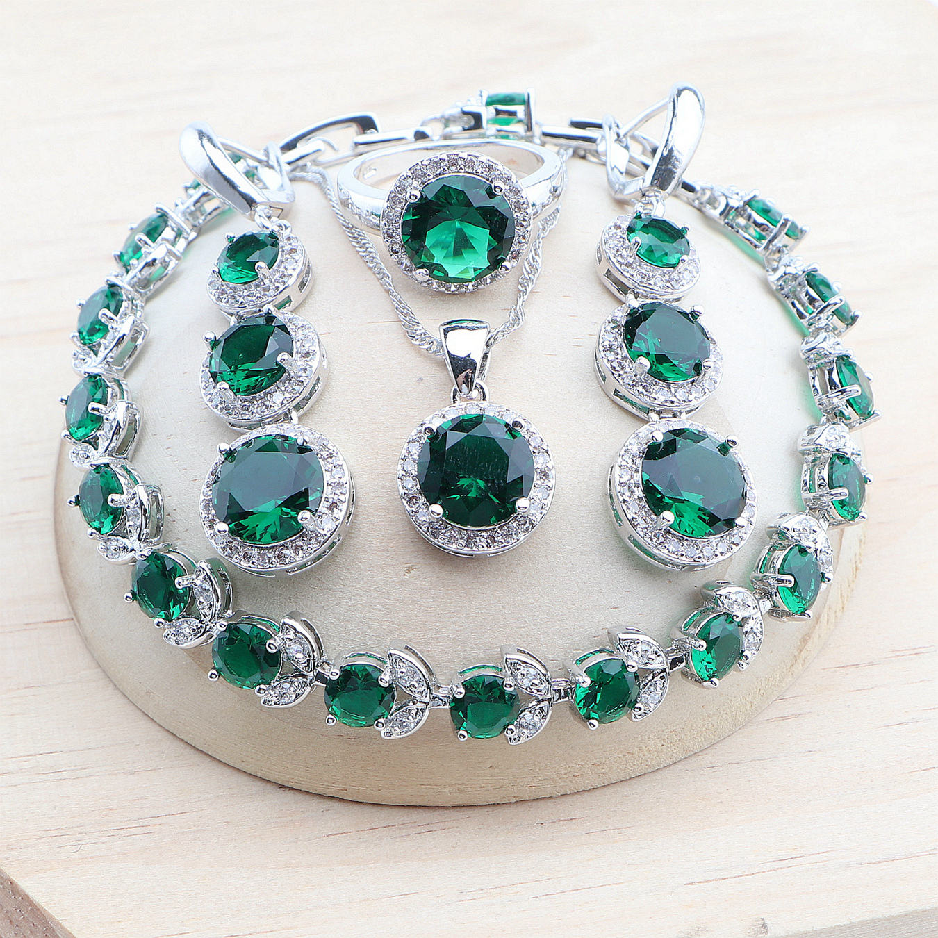 สีเขียว