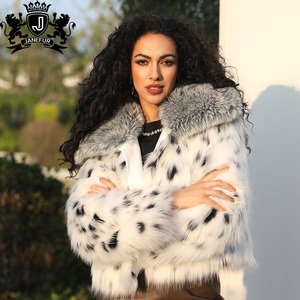Veste en fausse fourrure courte à col rabattu à imprimé léopard pour femmes Janefur, <span class=keywords><strong>manteau</strong></span> en fausse fourrure léopard pour femmes - Product Image 2