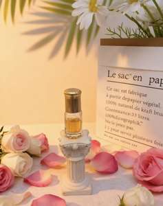 Nuevo Perfume en Roll-on de Alta Calidad con Aroma Floral, Frutal y Amaderado, Mini Portátil, Sin Alcohol, Venta al Por Mayor del Fabricante - Product Image 1