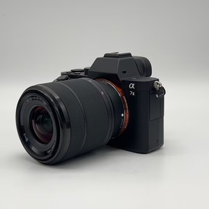 Fotocamera Mirrorless Sony A7 II Usata con Obiettivo 28-70, Videocamera HD 1080p con Accessori, Fotocamera con Sensore CMOS - Product Image 1