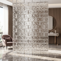 Cloisons et écrans décoratifs en verre texturé effet glace pour la décoration intérieure des salons d'hôtel