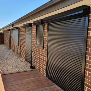 Porte à enroulement automatique électrique moderne en alliage d'<span class=keywords><strong>aluminium</strong></span> - Durable, écologique, facile à nettoyer pour la maison et le garage - Product Image 5