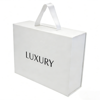 Boîte cadeau de luxe personnalisée en papier noir avec poignée