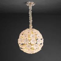 Lustre en verre blanc à LED personnalisé par un designer français pour appartement, salle de réception, hall, bar, îlot de cuisine, décoration