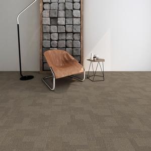 Dalles de moquette carrées antidérapantes de luxe 50x50cm avec support en PVC ignifuge pour hôtels et bureaux, chambres et salons - Product Image 3