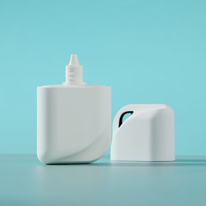 Bouteille de crème solaire réutilisable écologique de 50 ml, design carré, sans BPA, bouchon à vis pour les fêtes à la <span class=keywords><strong>piscine</strong></span> et les kits de vacances à la baignade - Product Image 1