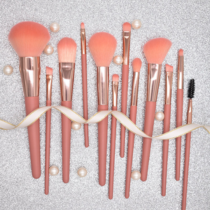 Hot Popular 12PCs Eyeshadow Foundation Powder <span class=keywords><strong>Brocha</strong></span> <span class=keywords><strong>de</strong></span> maquillaje cosmético <span class=keywords><strong>Brocha</strong></span> <span class=keywords><strong>de</strong></span> maquillaje <span class=keywords><strong>de</strong></span> crueldad profesional con etiqueta privada - Product Image 3