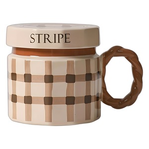 Taza de cerámica retro con tapa, diseño de flores, fabricada en Chaozhou, taza de café para uso general, regalo. - Product Image 4