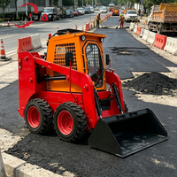 Schwerlast-Baumaschine mit Optionalen Anbaugeräten für Landwirtschaftliche Arbeiten, Montiert auf Kompaktlader