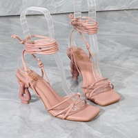 Nouvelles tendances mode : Chaussures à talons hauts pour femmes, sandales à talons, pantoufles de créateur – Vente en gros