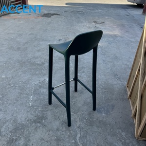 Sgabello da Bar in FRP Monoblocco, Poggiapiedi Cromato Staccabile, Sedia da Bar Moderna per Spazi Commerciali e Residenziali - Product Image 3