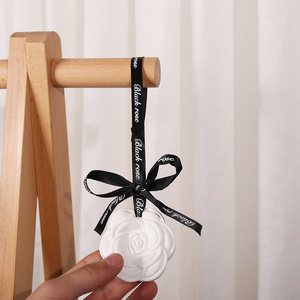 Ambientador Decorativo de Yeso Aromático en Lámina Colgante, Aroma Duradero para Armario, Guardarropa, Coche y Habitación - Product Image 4