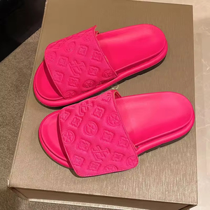   Chaussons en peluche haut de gamme, chaussures élégantes, sandales à plateforme de qualité supérieure, mules de luxe de créateur, chaussons plats pour femmes - Product Image 4