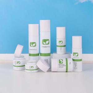 Juego de Botellas Cosméticas de Vidrio Blanco de Lujo de 30 ml, 50 ml y 100 ml, Envases Vacíos Personalizados para el Cuidado de la Piel con Bomba Pulverizadora para Tónico, Loción y Suero - Product Image 1