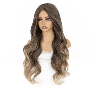 Peluca Larga Rizada Estilo Europeo Americano, Color Marrón Grisáceo Degradado, con Raya al Medio, Ondas Suaves, Natural y Voluminosa para Uso Diario - Product Image 1