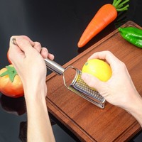 Ensemble d'outils de cuisine en acier inoxydable Fromage Zesteur de citron Gingembre Ail Moulin à chocolat pour fruits Pomme de terre-Poignée confortable