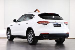 <span class=keywords><strong>Maserati</strong></span> <span class=keywords><strong>Levante</strong></span> 3.0T 2021, SUV Mediano-Grande Usado, Gasolina, Caja de Cambios Automática, Asientos de Cuero, Cámara Trasera, Volante a la Izquierda - Product Image 4