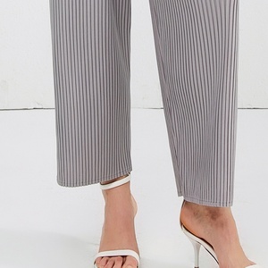 Nouveau pantalon décontracté plissé pour femme, coupe slim, ample et confortable, avec fente, collection Printemps-Été 2025 - Product Image 1