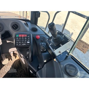 2021 B30E 6 Medium-sized Truck Condition with 450hp & 2500Nm Torque - Product Image 4
