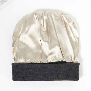 Gorro de Punto para Mujer con Forro Interior de Seda Satinada, Gorro con Forro de Satén para el Invierno - Product Image 4