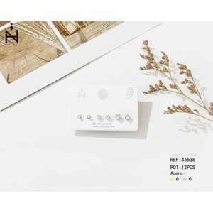 Orecchini a bottone in cristallo Zina da 3 mm, 4 mm, 5 mm, in acciaio inossidabile, con sfera rotonda, minimalisti, per donna, da indossare tutti i giorni - Product Image 1