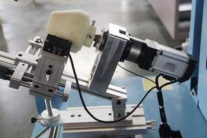 Machine de sérigraphie semi-automatique pour gobelets multicolores Imprimante sérigraphique pour gobelets en papier avec capteur de couleur et bouteille en <span class=keywords><strong>verre</strong></span> à moteur de service - Product Image 4