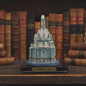 Modello in Miniatura Personalizzato della Chiesa della Vergine Maria di Dresda. Souvenir da Viaggio in Resina Dipinto a Mano, Oggetto da Collezione Architettonico - Product Image 3