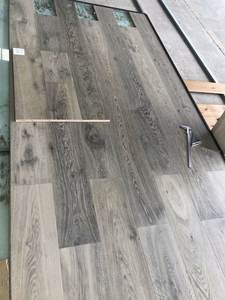 Parquet en chêne blanc européen massif, brossé, multi-couches, pour intérieur, fabriqué à Foshan - Product Image 2