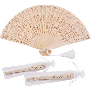 Abanico Plegable Personalizado con Mango de Madera Vintage, Grabado Personalizado, Diseño Clásico de Flores Pintadas, Publicidad y Promoción DIY - Product Image 1