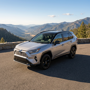 Offre Spéciale : Voiture d'occasion à bas prix, conduite à gauche, intérieur sombre, turbo, traction avant, sièges en cuir, jantes R16, automatique, modèle 2021, toit ouvrant, caméra 360° - Product Image 2