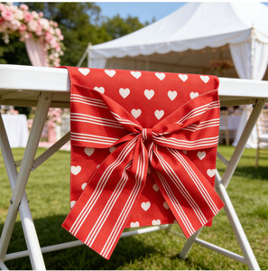 Décorations de fête pour la Saint-Valentin : Chemin de table en lin à nœud papillon, Nappe à motif cœur, Ambiance restaurant, Sécurité, Vente chaude - Product Image 2