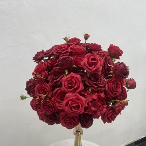 Decoración de Mesa con Rosas Artificiales de Seda en Arreglo Verde y Blanco con Detalles Rojos Personalizados, Bolas de Flores para Centros de Mesa de Boda - Product Image 1