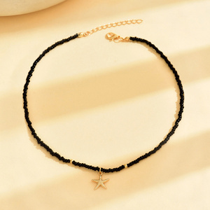 Nuova <span class=keywords><strong>Collana</strong></span> Girocollo Trendy <span class=keywords><strong>con</strong></span> <span class=keywords><strong>Perline</strong></span> <span class=keywords><strong>Nere</strong></span> <span class=keywords><strong>e</strong></span> Ciondolo a Stella Dorata, Gioiello Boho da Donna per Uso Quotidiano, Regalo - Product Image 5