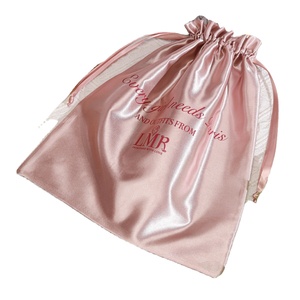 Pochette en satin personnalisée pour cosmétiques, sac à cordon imprimé avec logo personnalisé, sac de rangement pour lingerie et vêtements en satin avec logo - Product Image 4