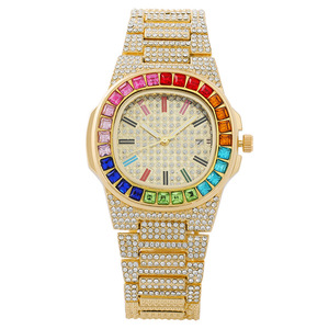 Vente directe d'usine, quatre couleurs, montre à quartz pour femmes, luxe, bling bling, hip hop, en alliage, avec verre arc-en-ciel coloré, calendrier - Product Image 4